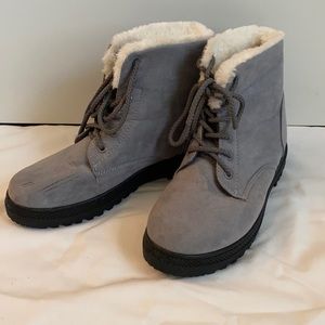 Warm Light Gray Ankle Snow boots - Waterproof!